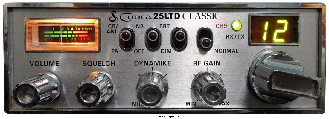 Cbfreeband Cobra 25 LTD Classic (By Dynascan. Older 5-pin side mike)