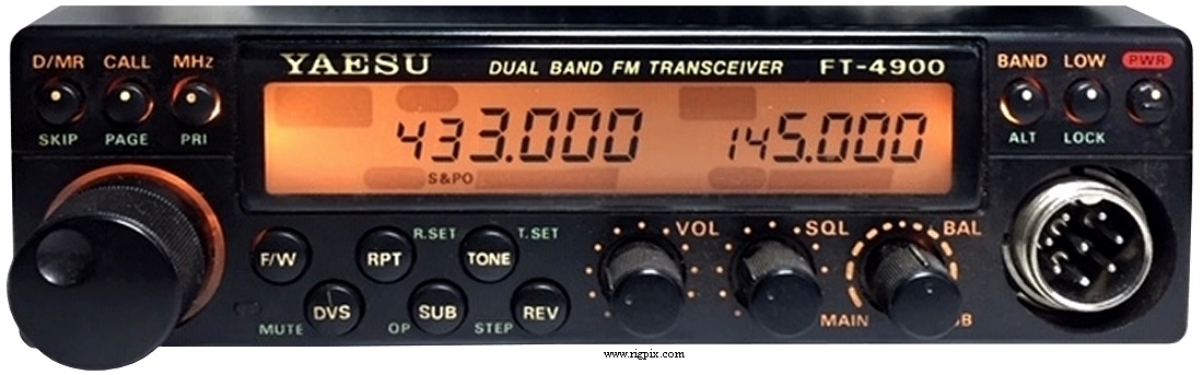 Yaesu FT-4900